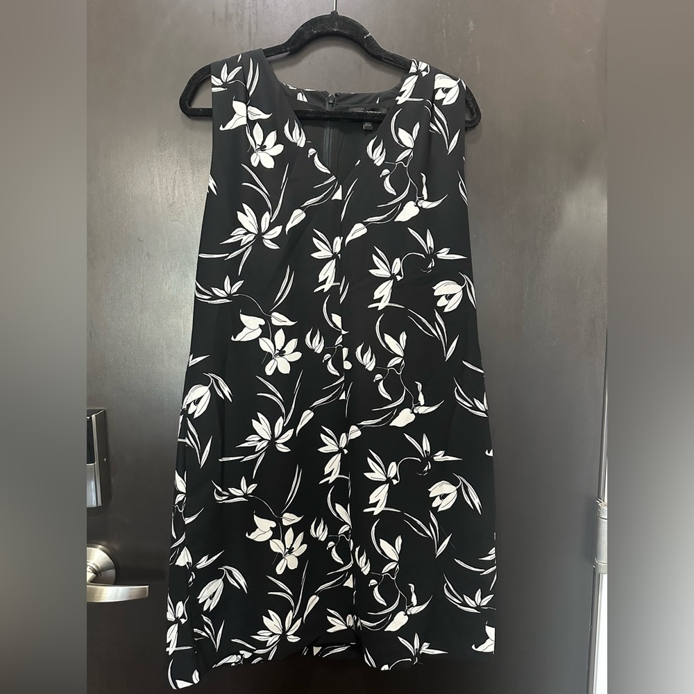 Banana Republic Black and White Floral Dress